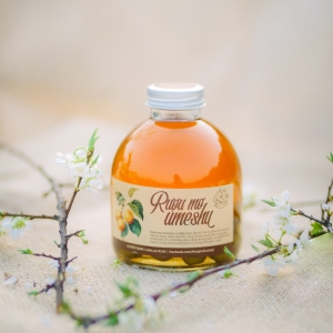 so-sanh-ruou-mo-nui-tan-va-ma-dao-mam-distillery-ban-hop-loai-nao